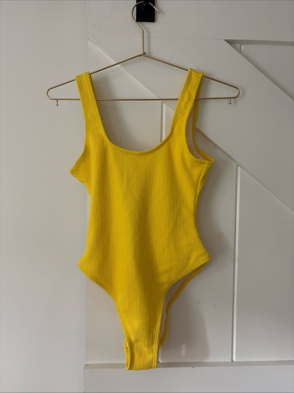 Missguided Yellow Crinkle Scoop Neck Low Back One Piece Swimsuit Size 0 Beachy